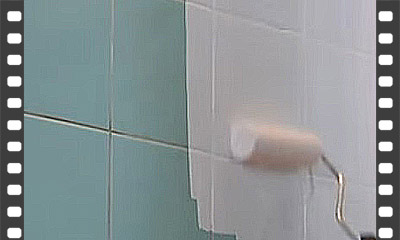 Aplicação de tinta epóxi sobre azulejos