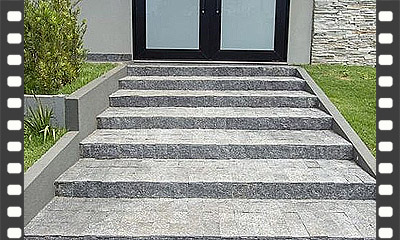 Piso revestido com pedra miracema